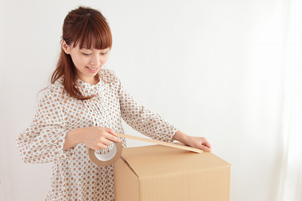 自宅にいながら査定・買取。着払いで送るだけ。